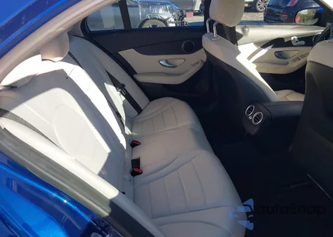 2017 Mercedes-Benz C 300 из США, поврежденный, VIN 55SWF4JB6HU199163